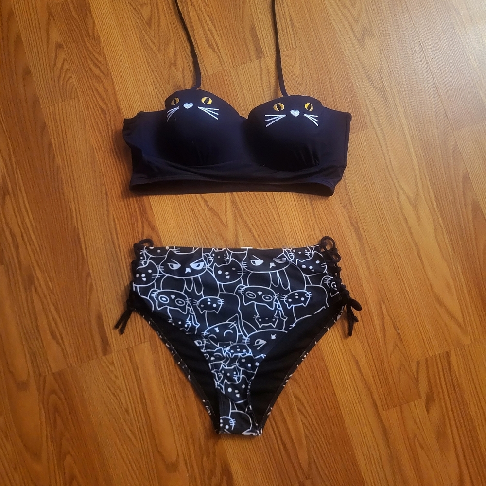 Kitty 👙 Bikini
